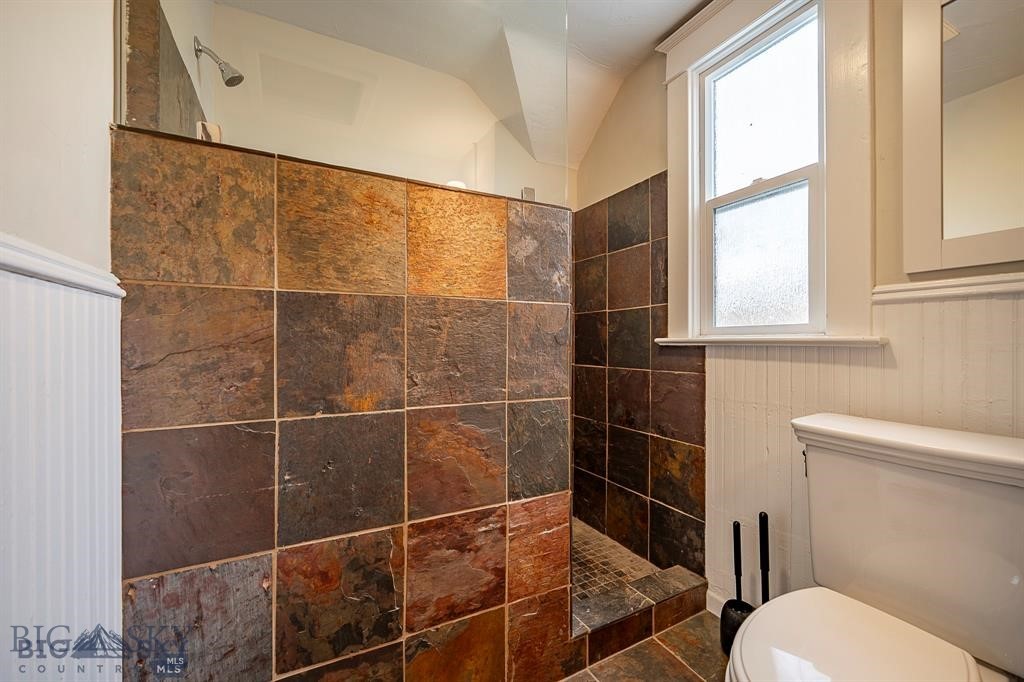 101 N E Property Photo 23
