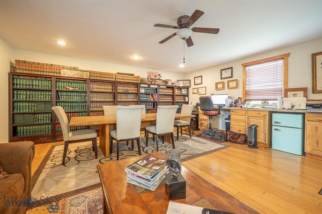 101 N E Property Photo 29