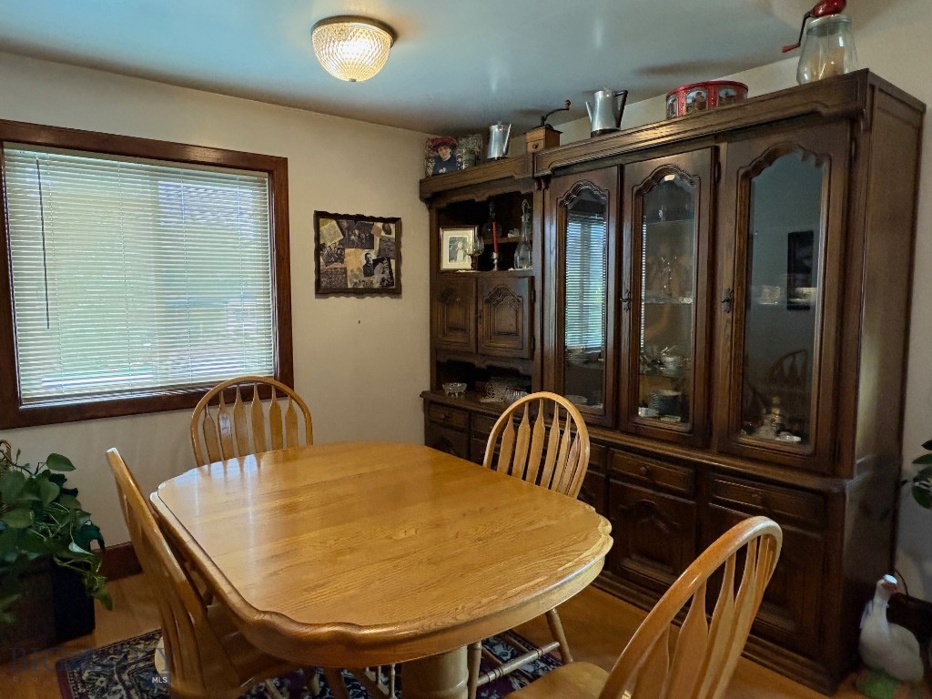 1136 E Glendale Street Property Photo 4