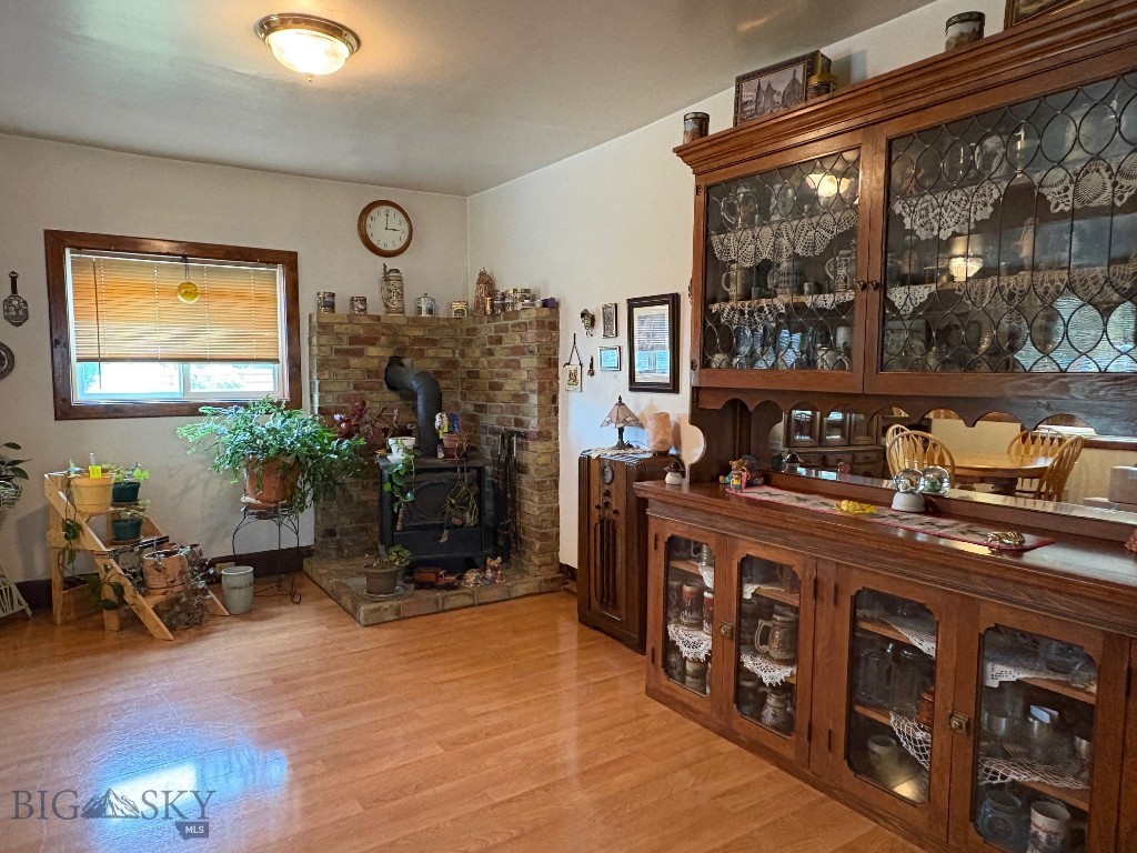 1136 E Glendale Street Property Photo 6