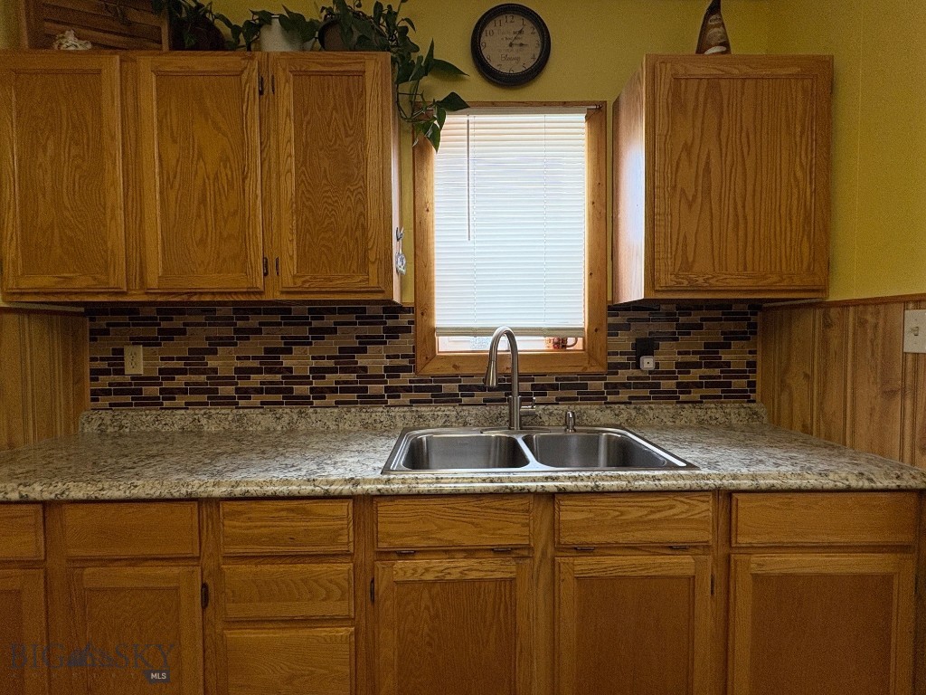 1136 E Glendale Street Property Photo 12