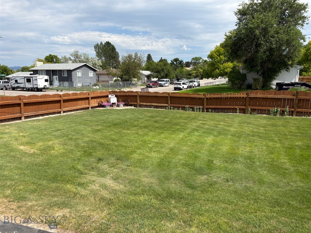 1136 E Glendale Street Property Photo 36