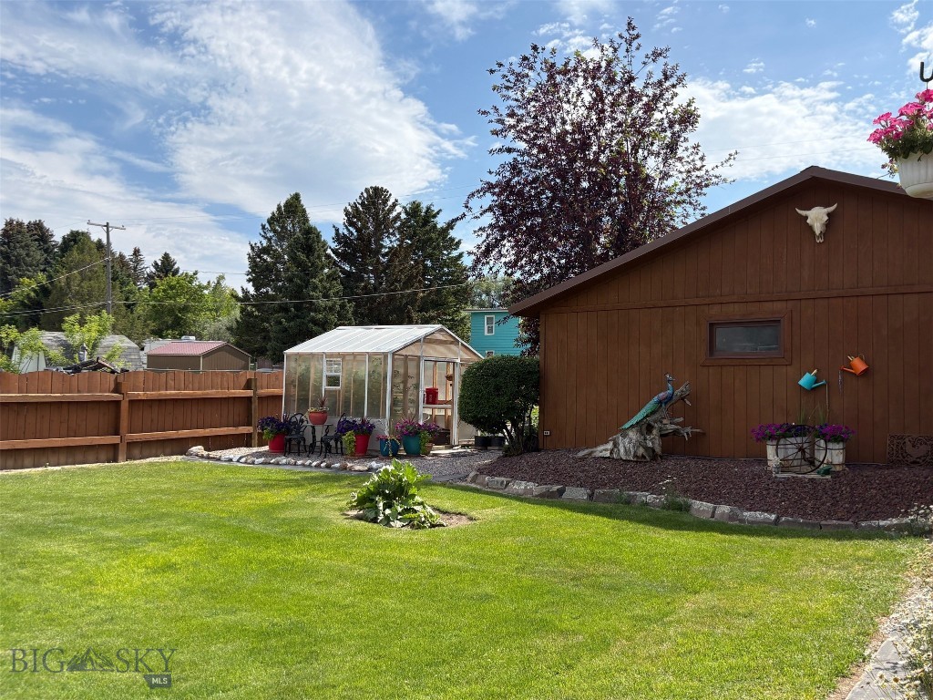 1136 E Glendale Street Property Photo 46