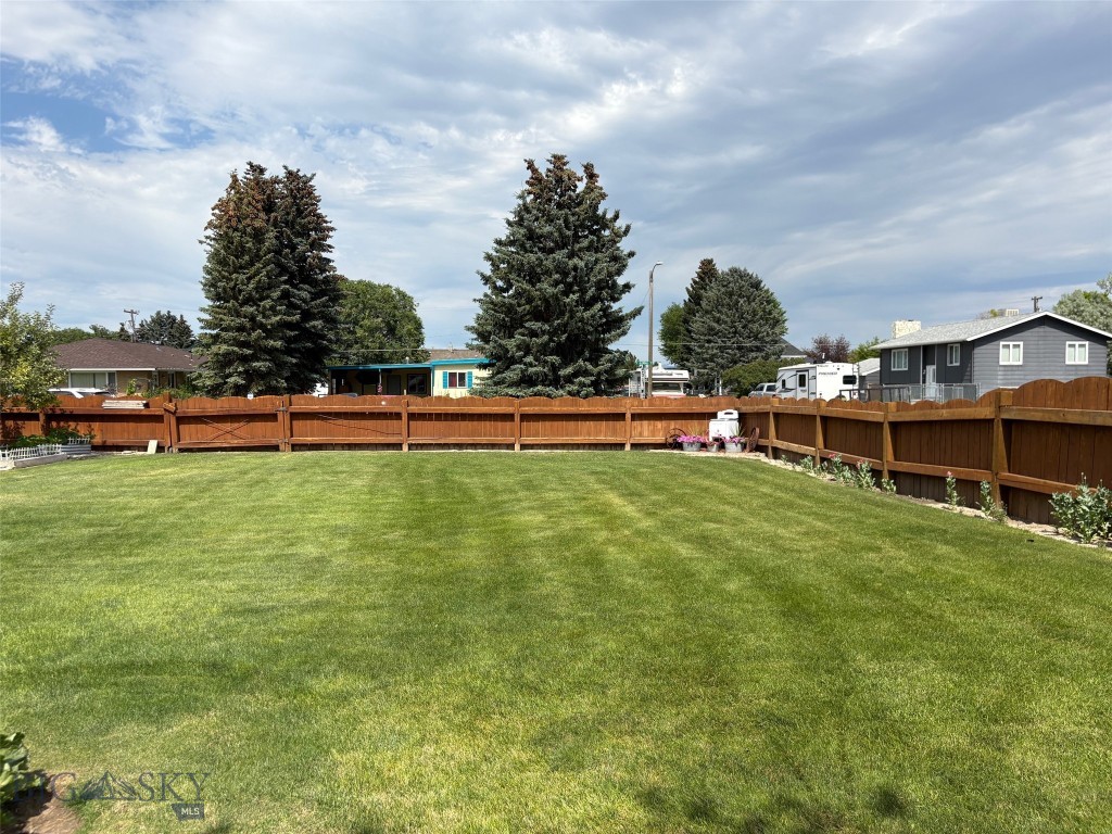 1136 E Glendale Street Property Photo 49