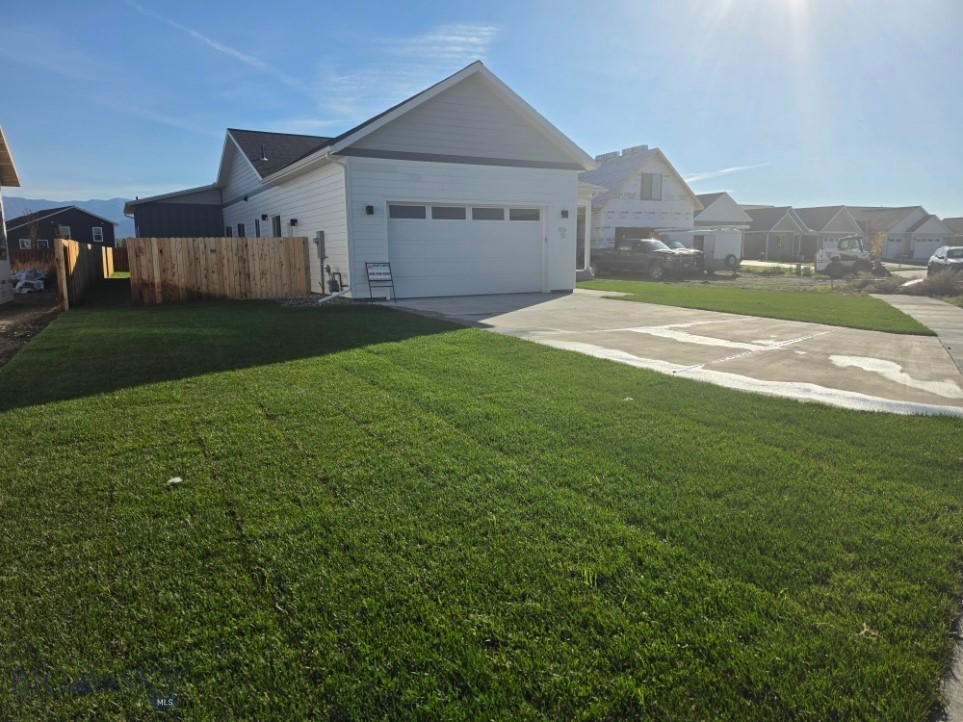 1116 Falcon Ridge Boulevard Property Photo 2