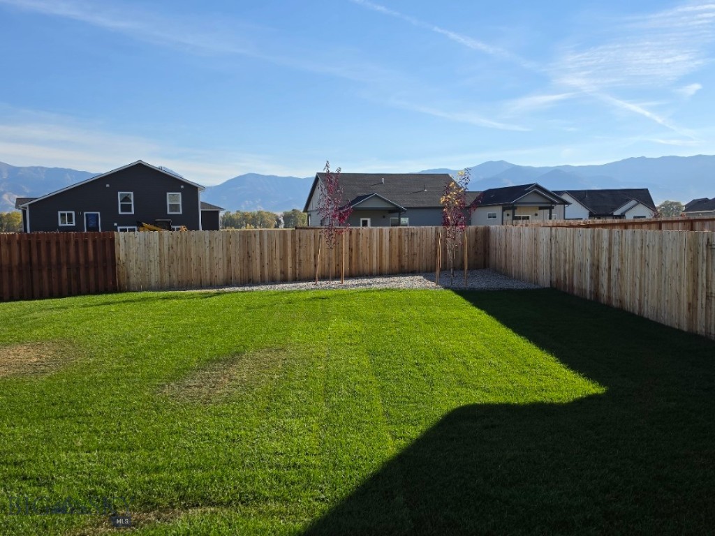 1116 Falcon Ridge Boulevard Property Photo 3