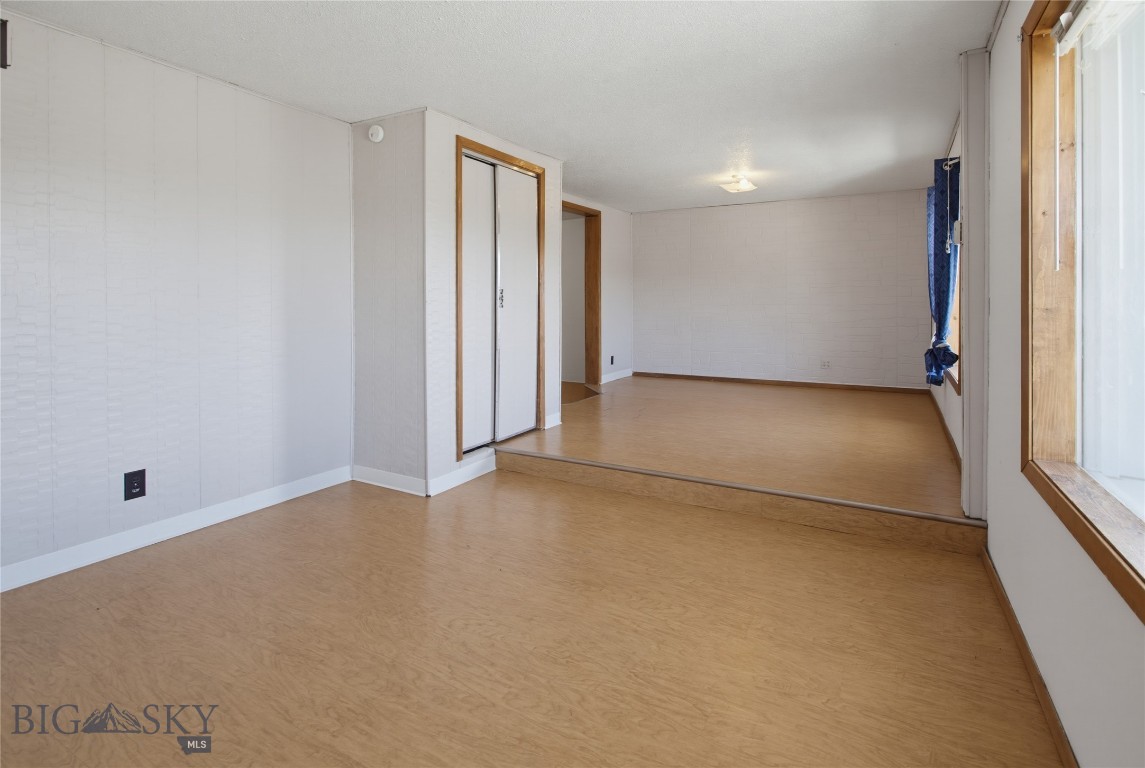 925 W Woolman Property Photo 18