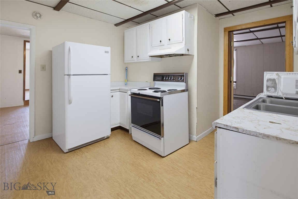 925 W Woolman Property Photo 24