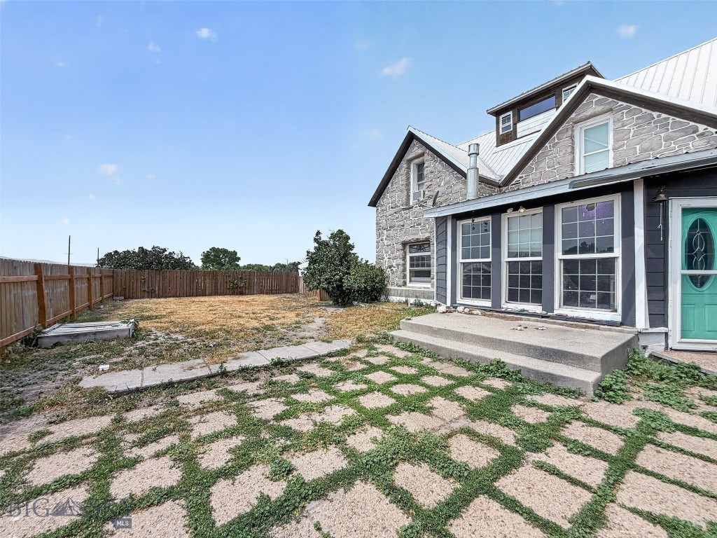 105 W Yellowstone Avenue Property Photo 16