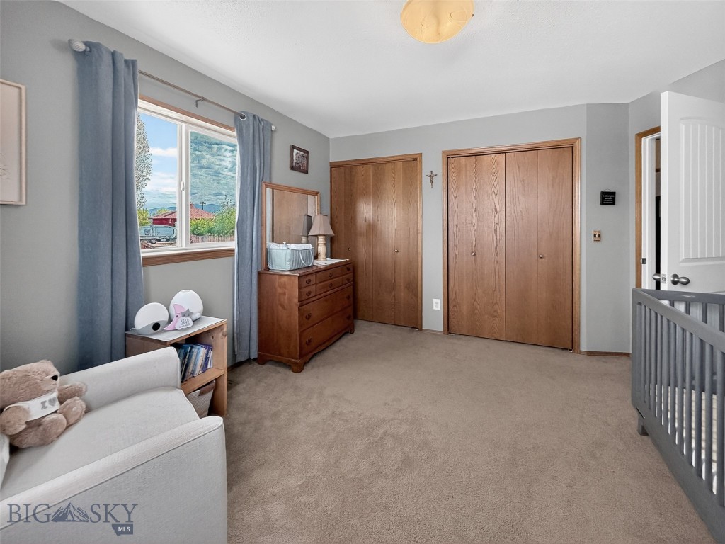 700 Mayfair Property Photo 19