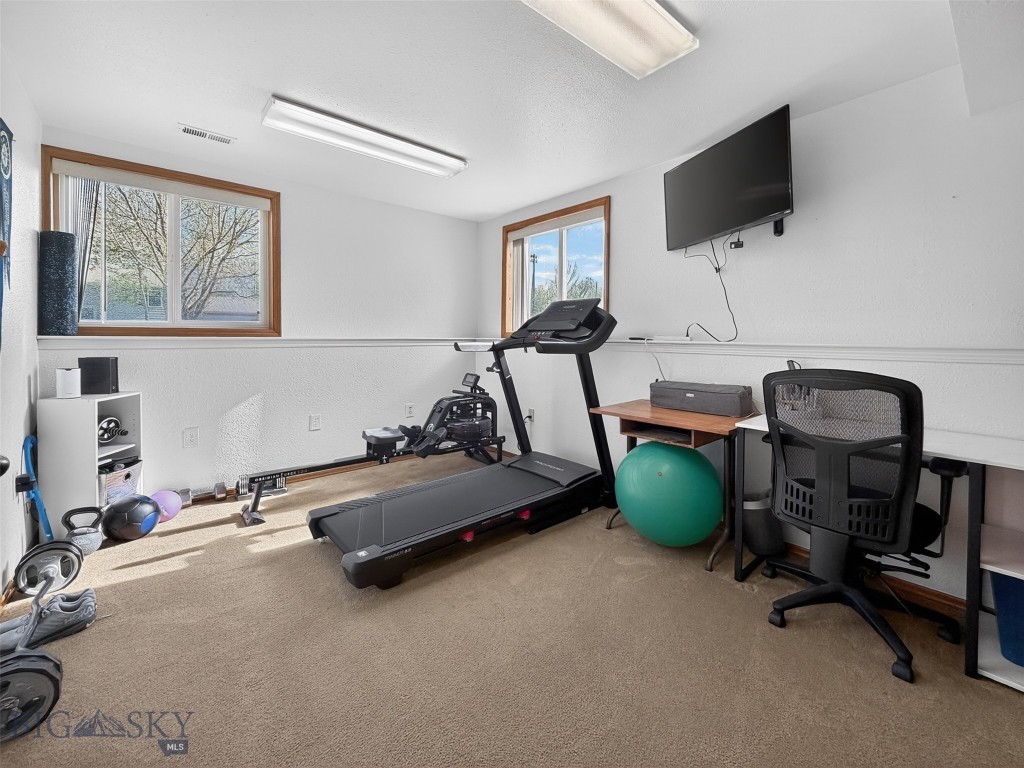700 Mayfair Property Photo 25