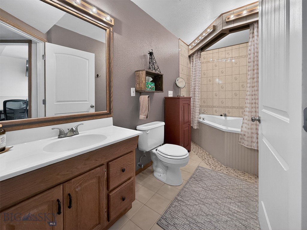 700 Mayfair Property Photo 26