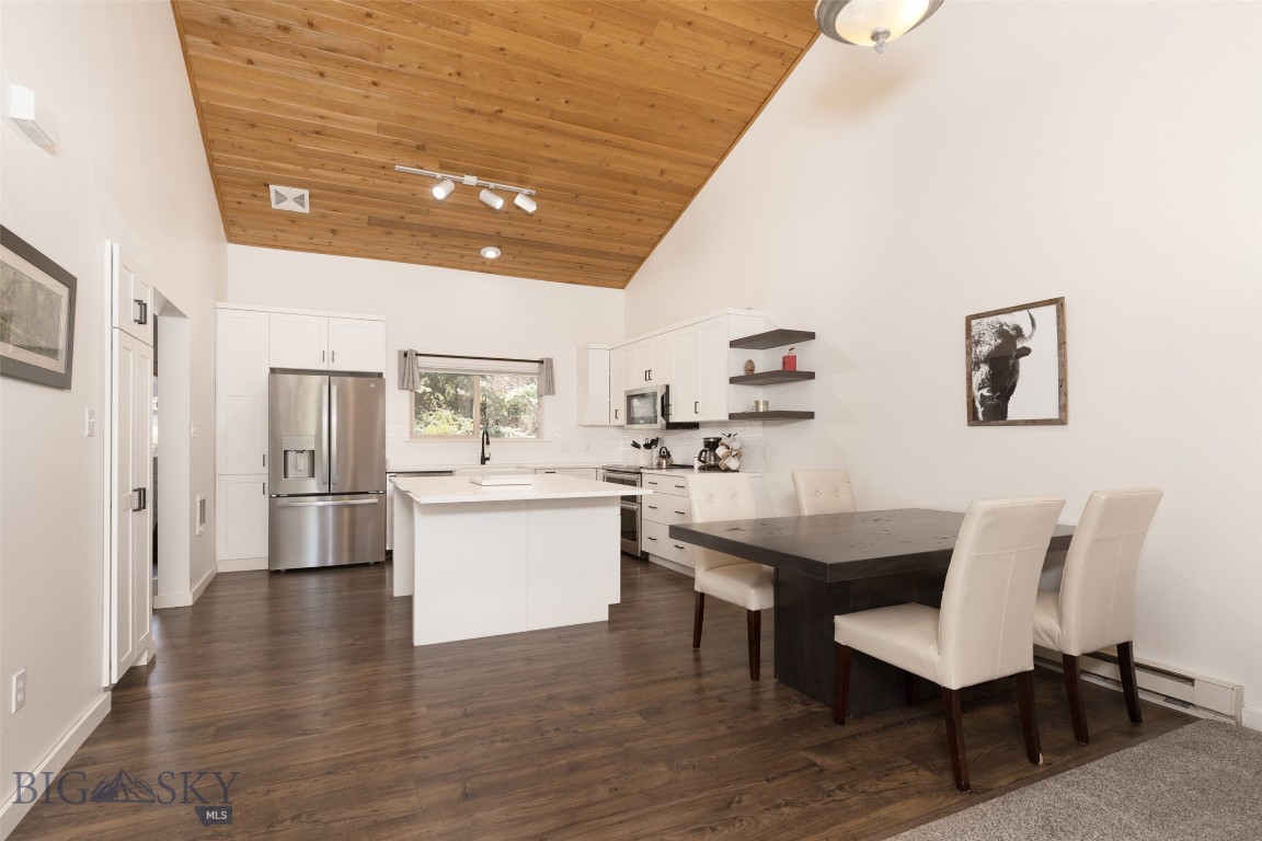304 Firelight Property Photo 14