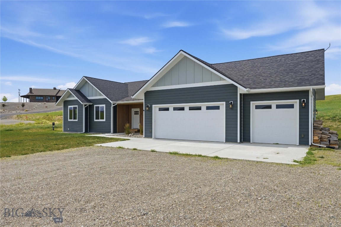 2 Paddlefish Court Property Photo 4