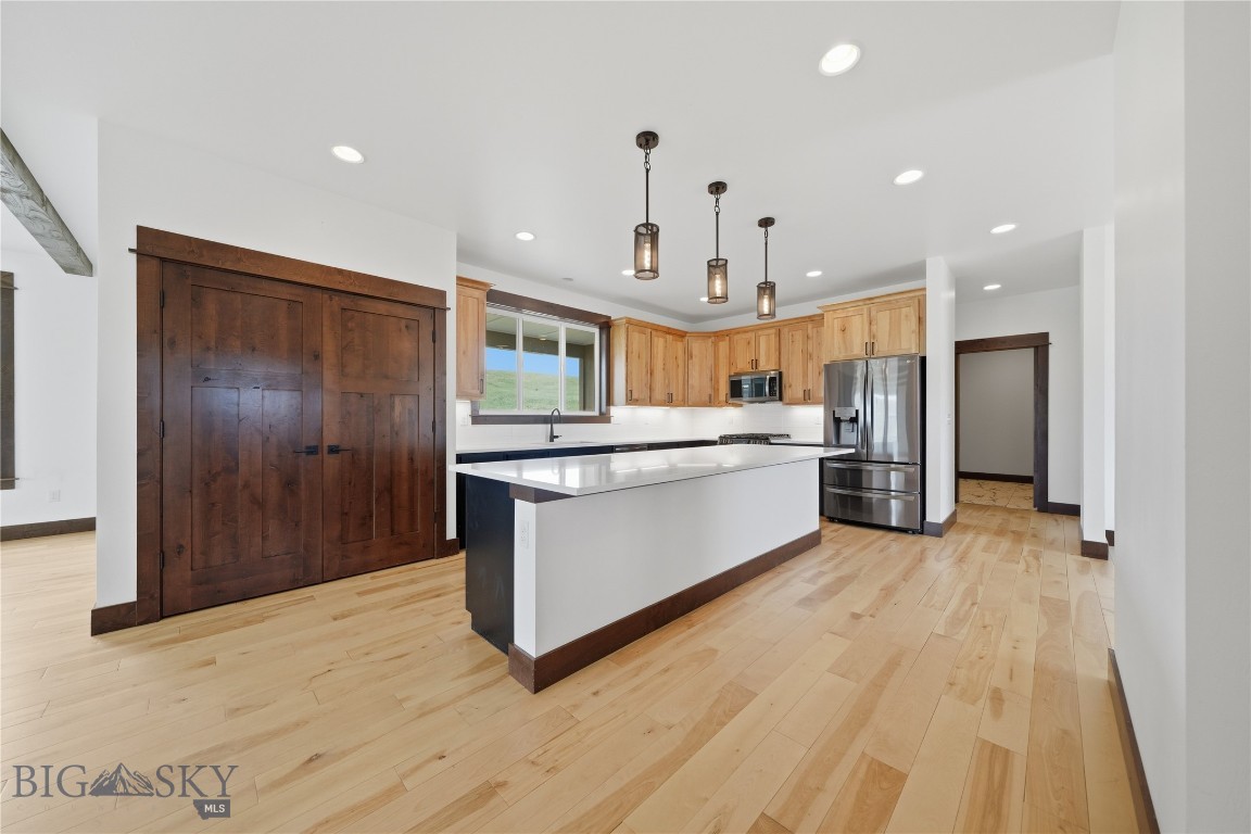 2 Paddlefish Court Property Photo 8