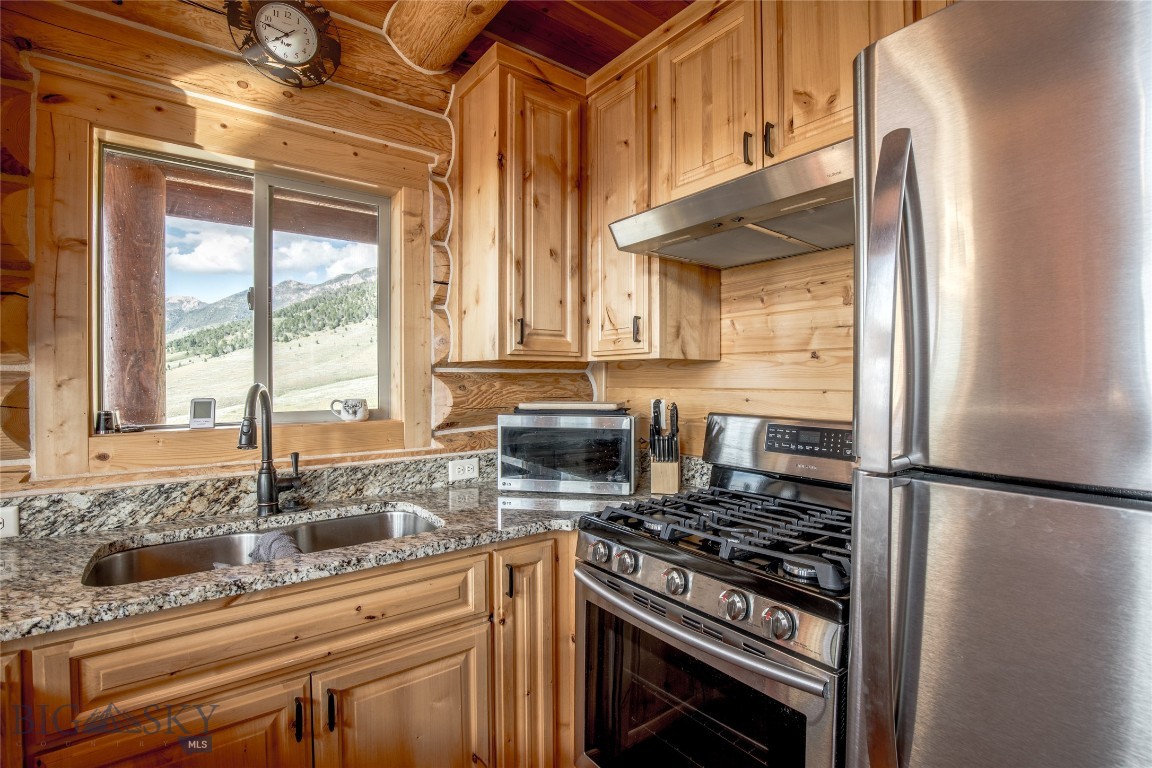 173 Jensen Road Property Photo 10