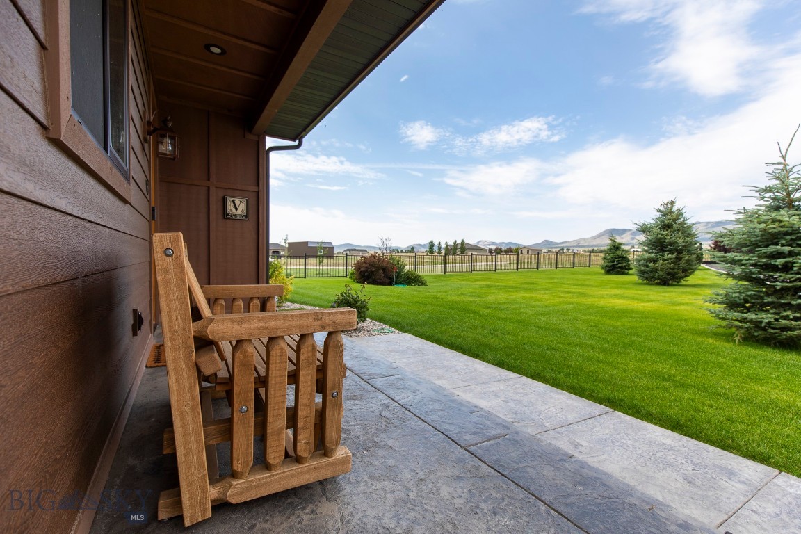 10 Mountainair Lane Property Photo 9