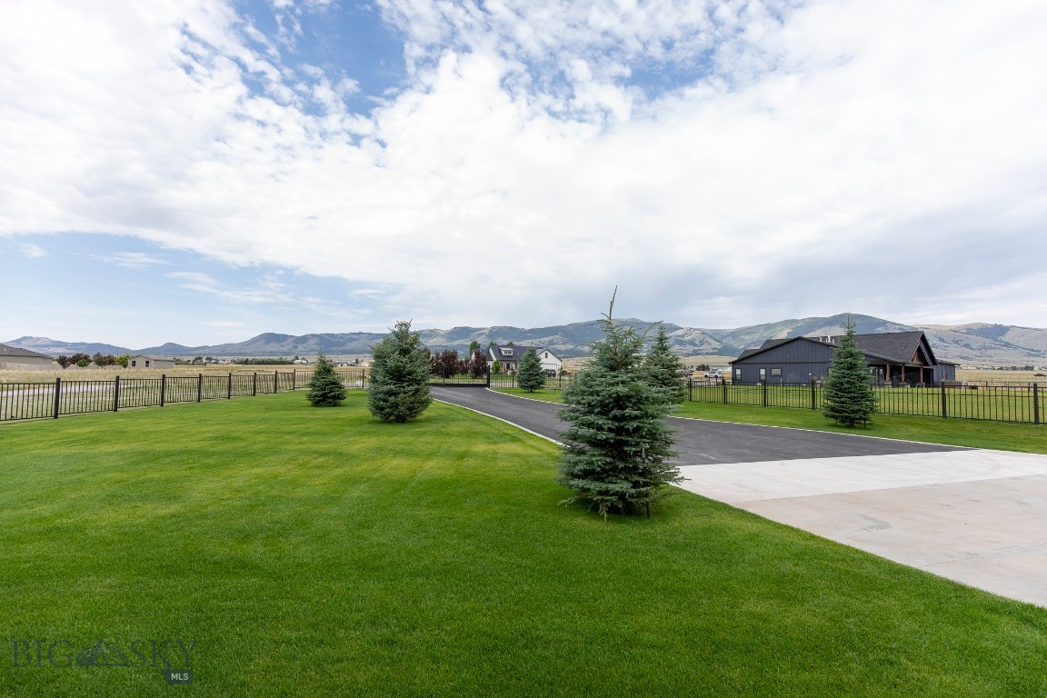 10 Mountainair Lane Property Photo 10