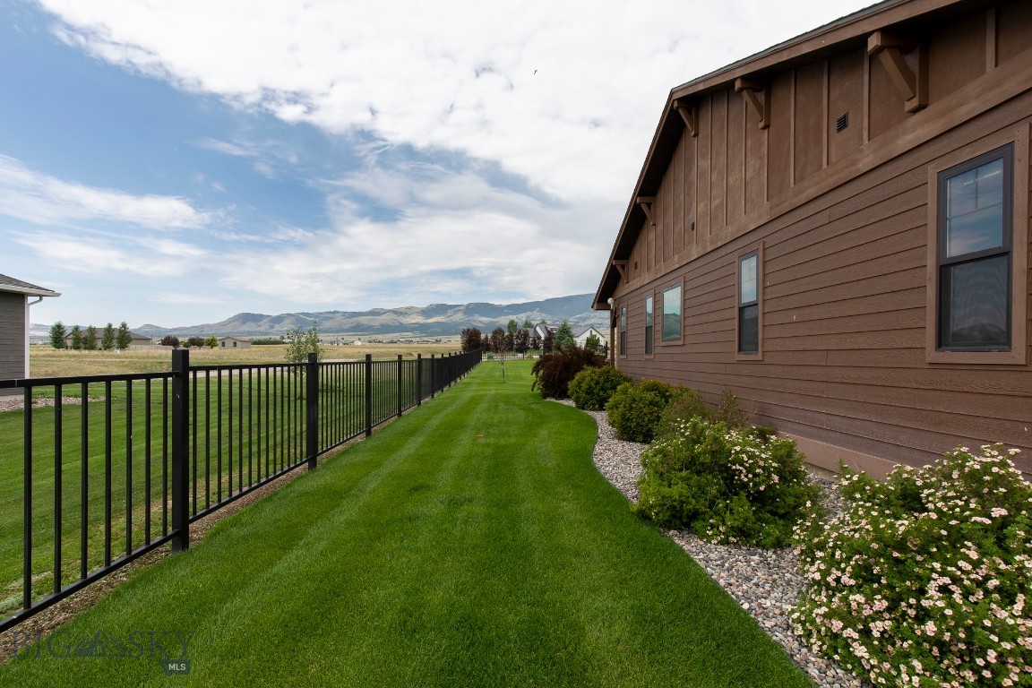 10 Mountainair Lane Property Photo 44