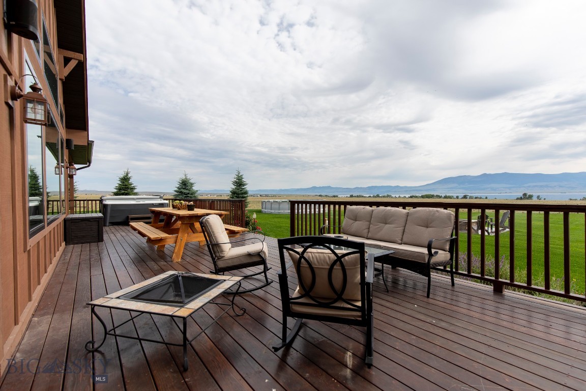 10 Mountainair Lane Property Photo 46