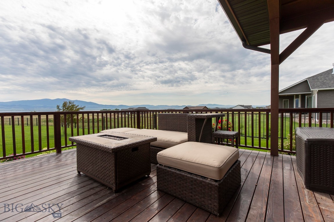 10 Mountainair Lane Property Photo 54