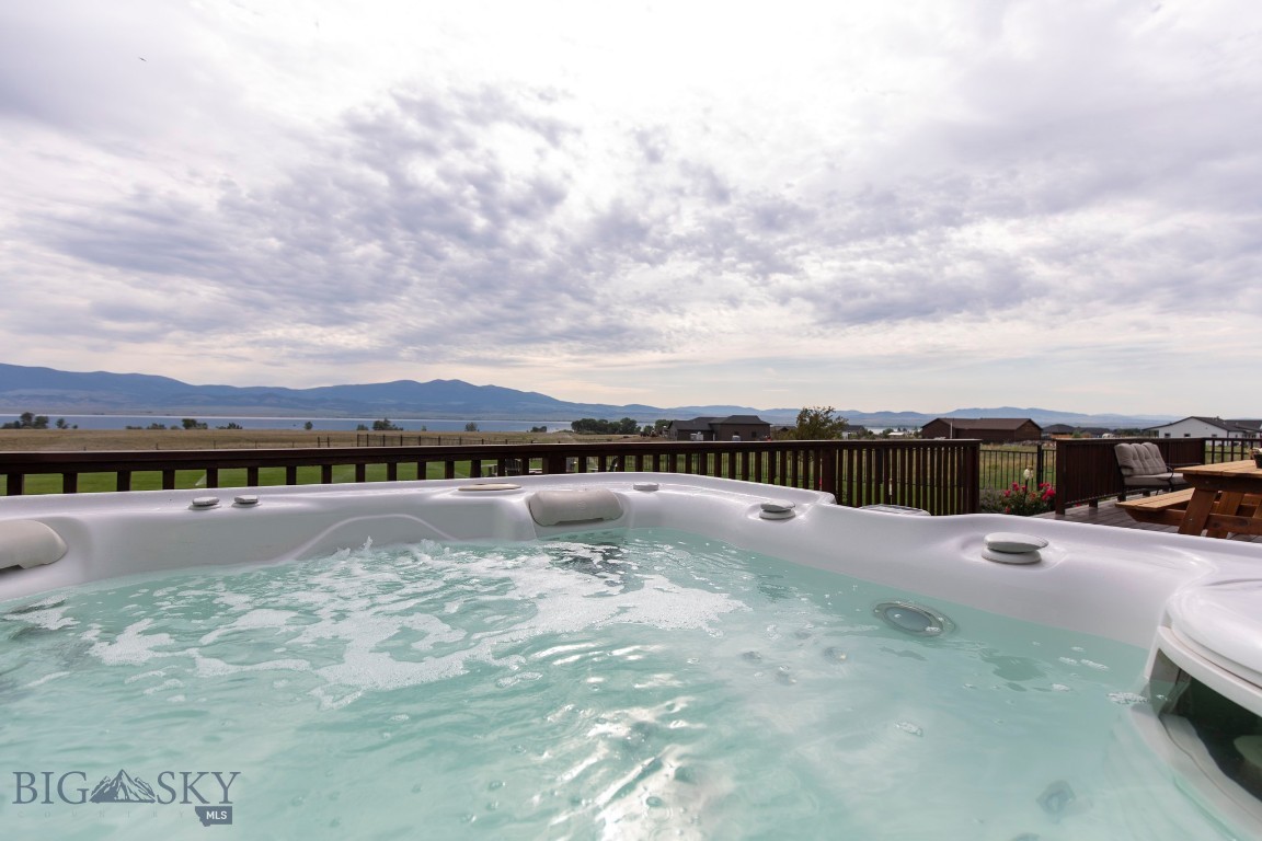 10 Mountainair Lane Property Photo 79