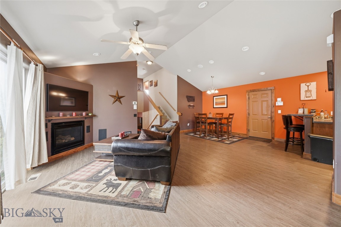 1283 N River Rock Drive Property Photo 2