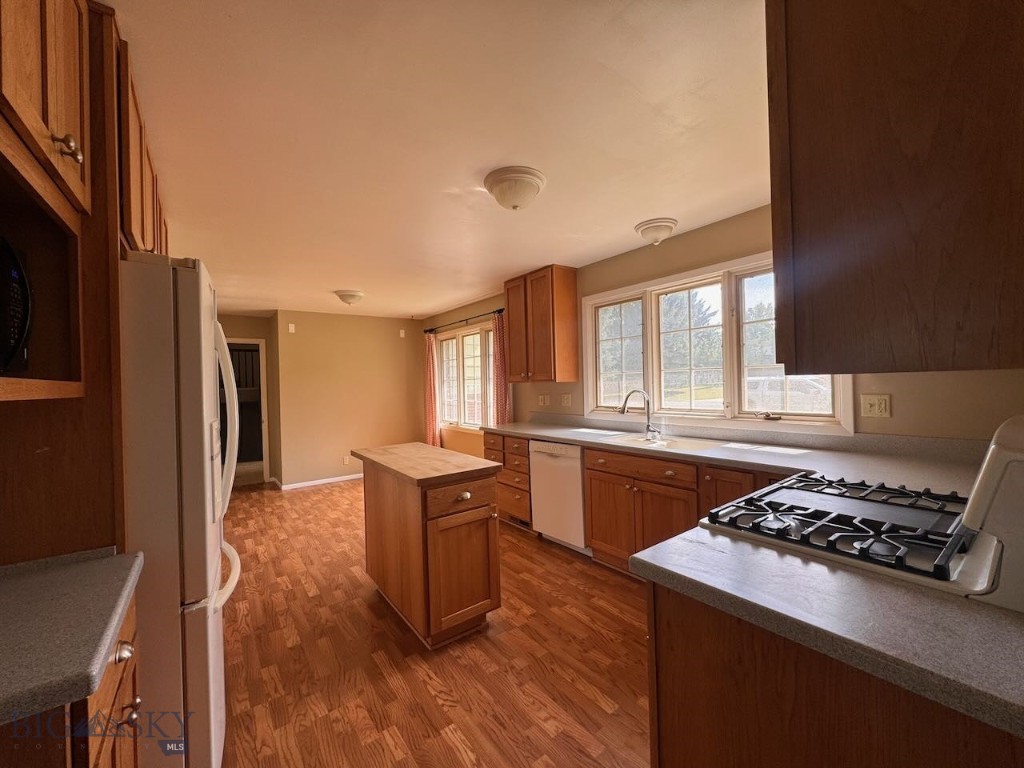111 Circle Property Photo 4