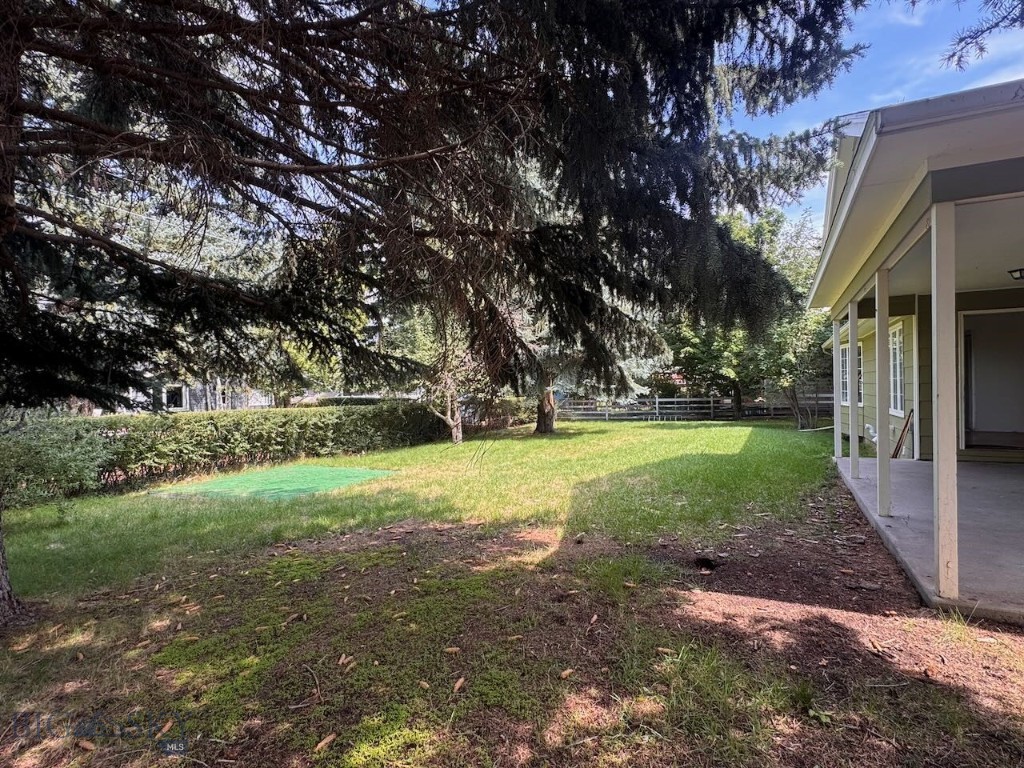 111 Circle Property Photo 14