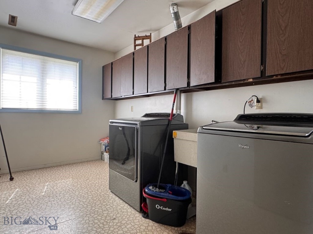 111 Circle Property Photo 28