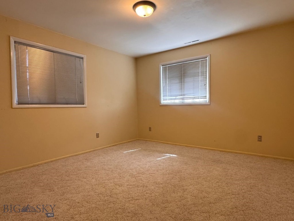 111 Circle Property Photo 29