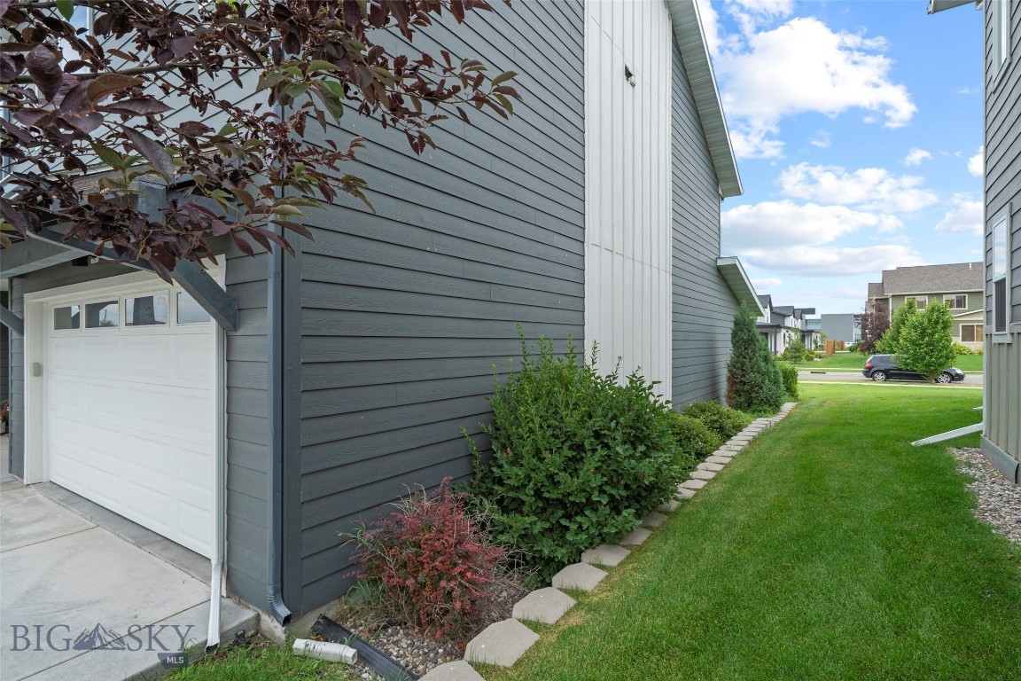 4830 Flanders Way C Property Photo 26