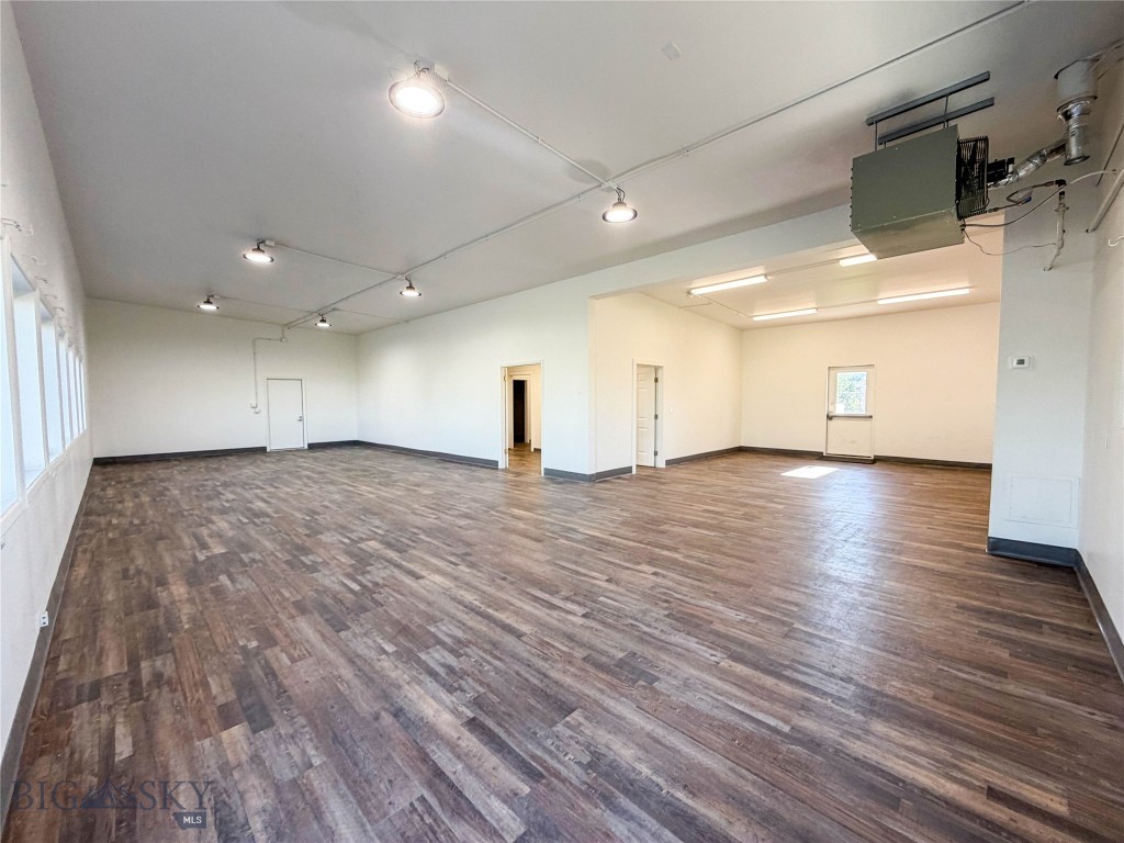 2104 Industrial Drive B Property Photo 3