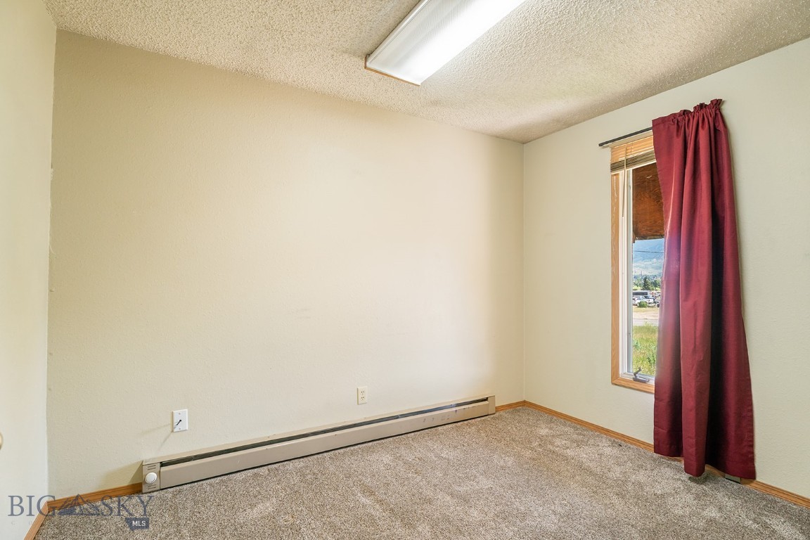 390 Holmes Avenue Property Photo 8