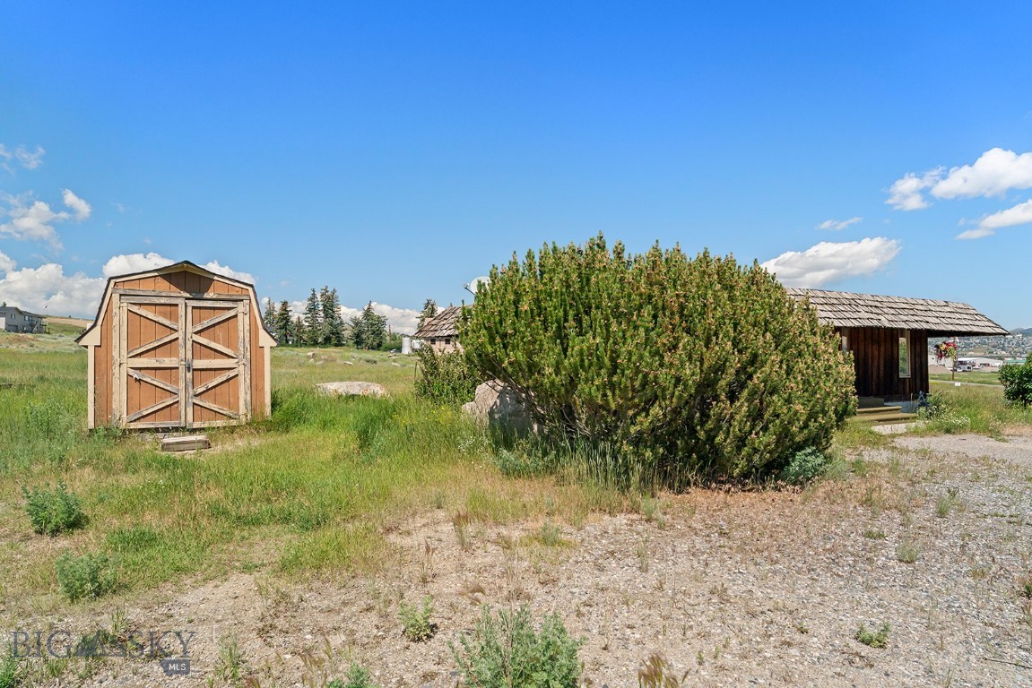 390 Holmes Avenue Property Photo 17