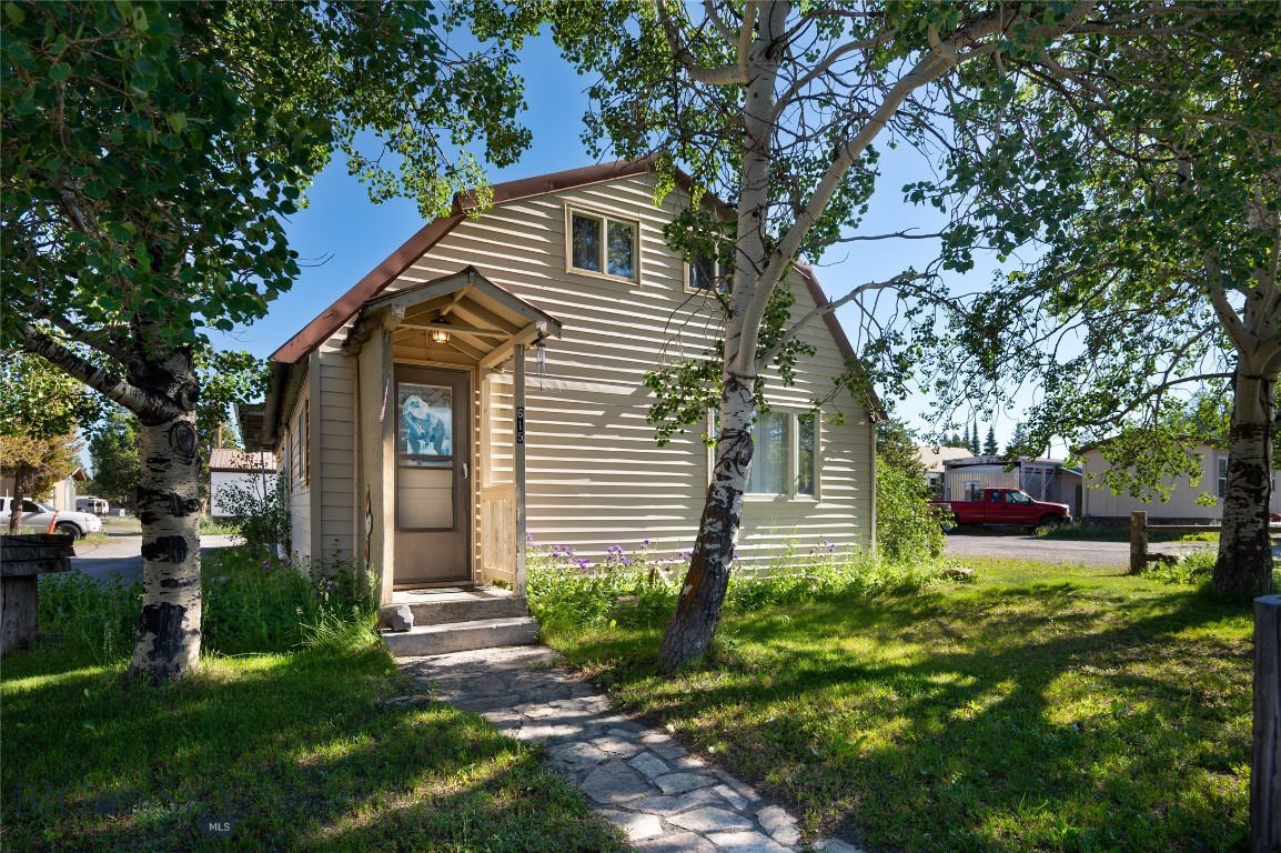 625 Firehole Property Photo 1
