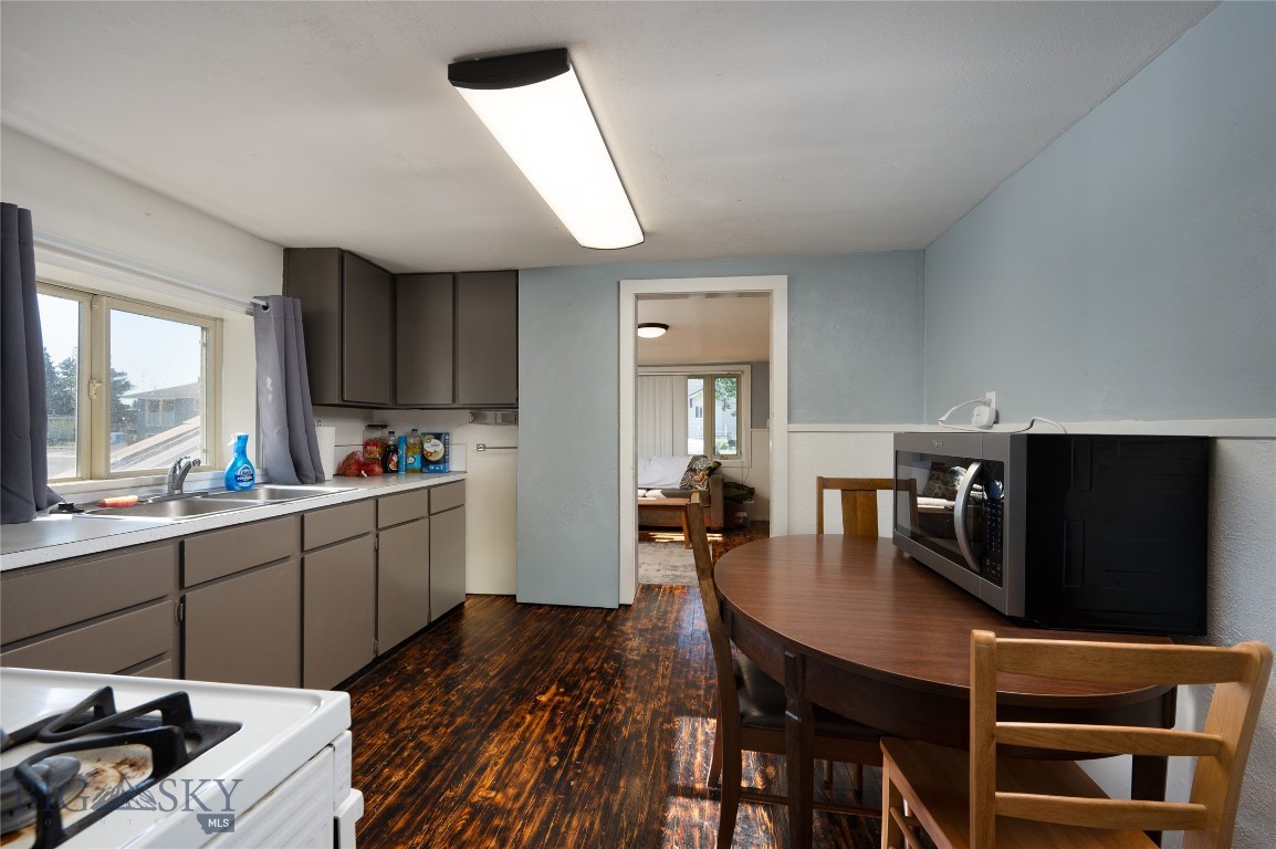 625 Firehole Property Photo 4