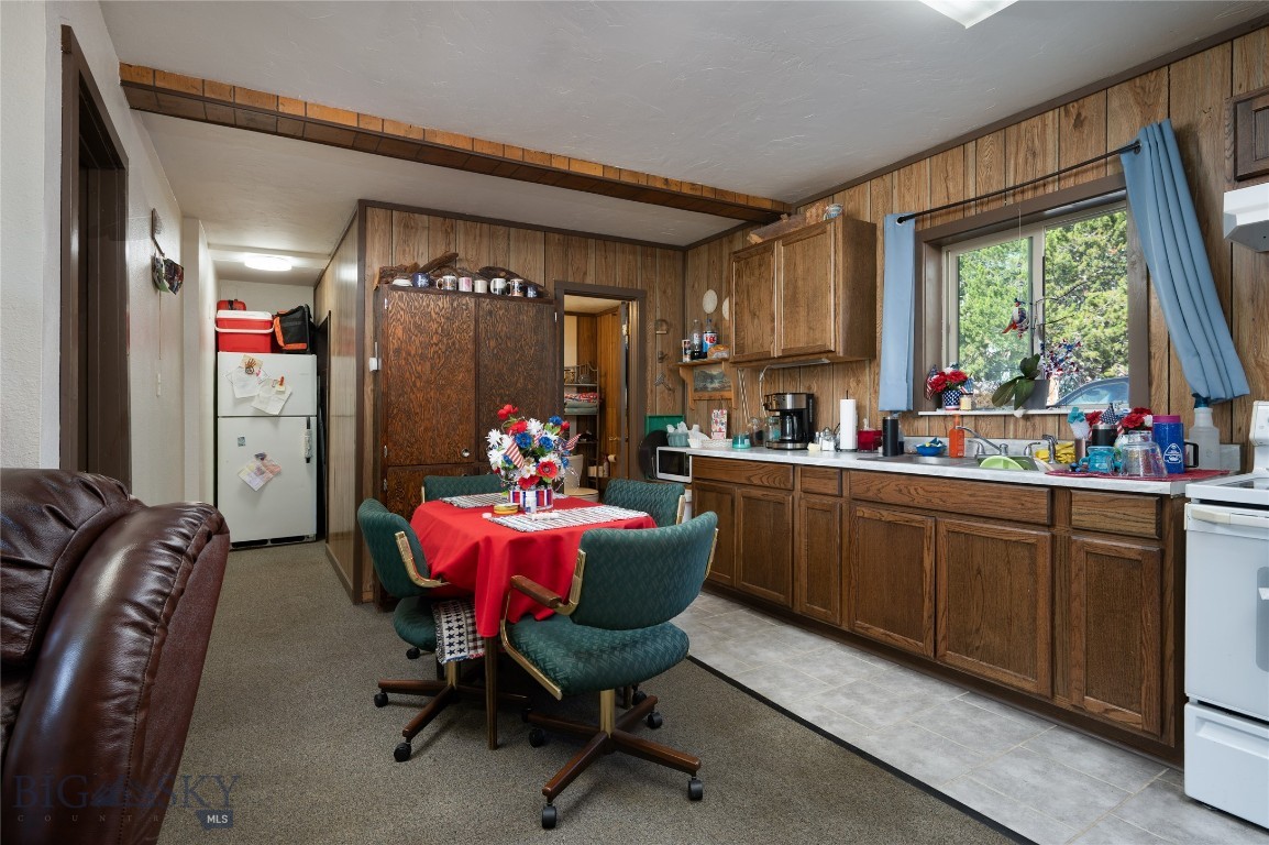 625 Firehole Property Photo 17