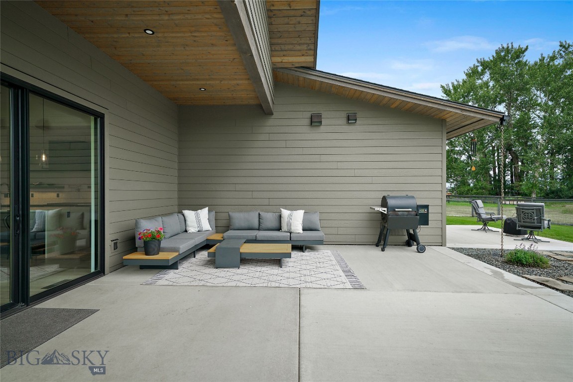 440 Riparian Way Property Photo 11