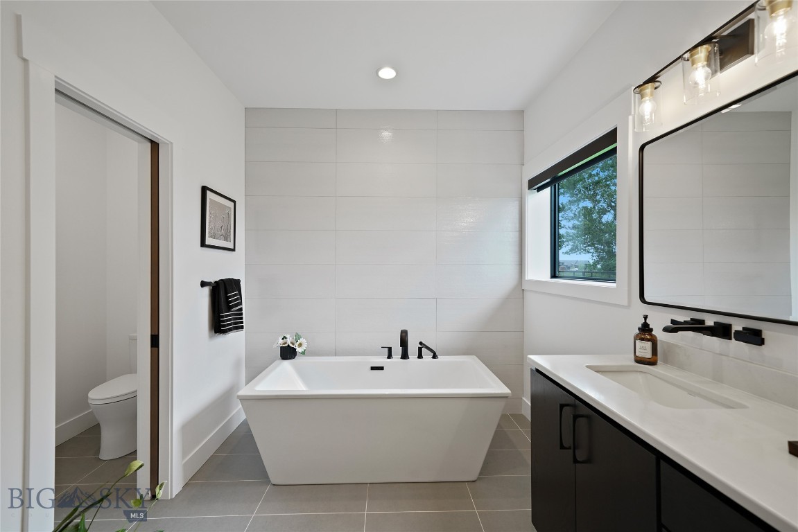 440 Riparian Way Property Photo 45