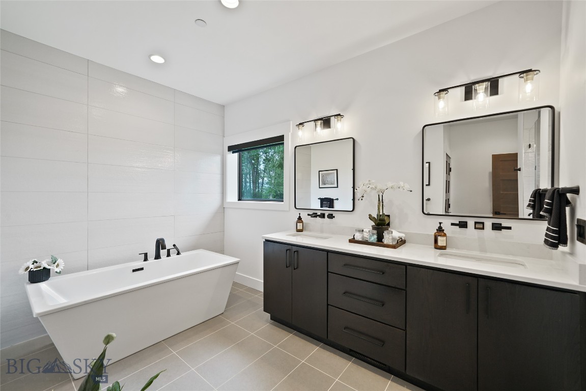 440 Riparian Way Property Photo 46