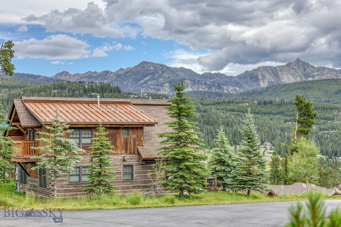 18 Manitou Property Photo 3