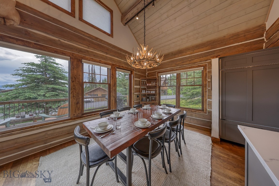 18 Manitou Property Photo 9