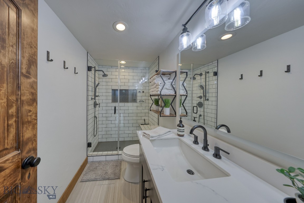 18 Manitou Property Photo 17