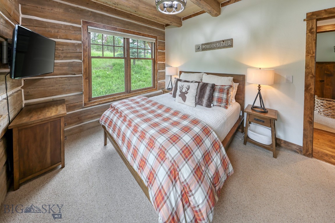 18 Manitou Property Photo 20