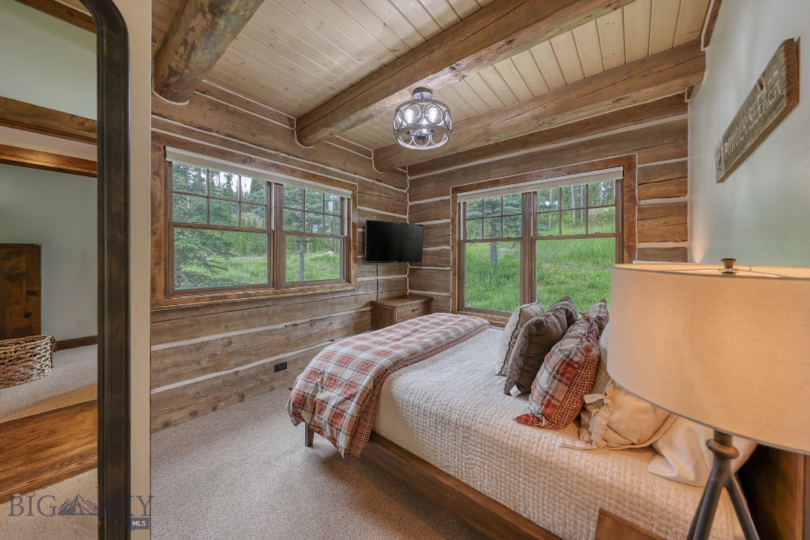 18 Manitou Property Photo 21