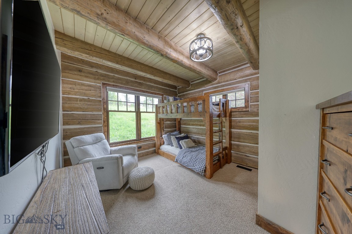 18 Manitou Property Photo 24