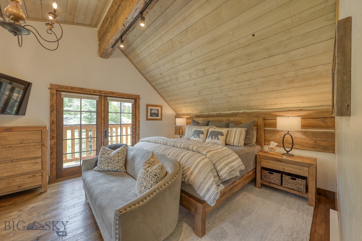18 Manitou Property Photo 27