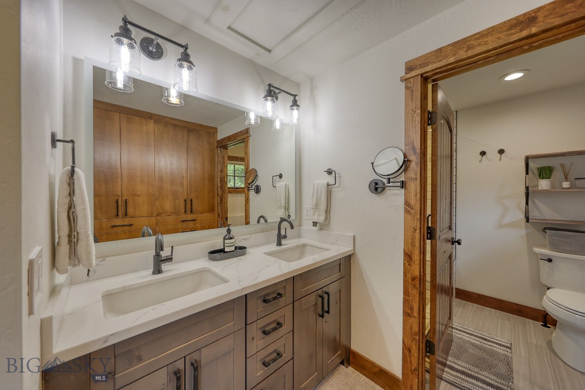 18 Manitou Property Photo 32