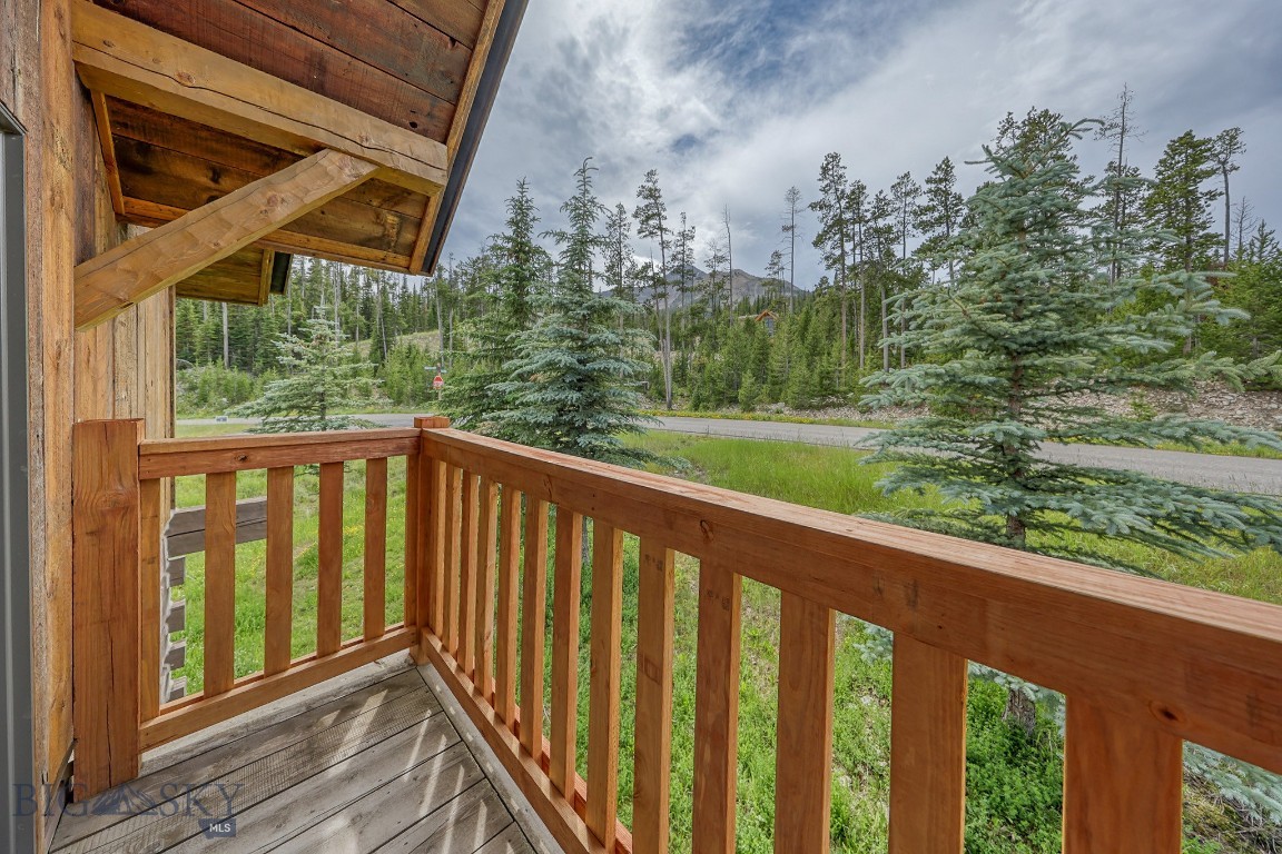 18 Manitou Property Photo 35